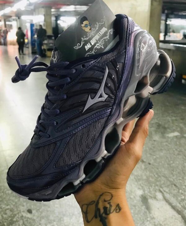 Mizuno Wave Prophecy 8